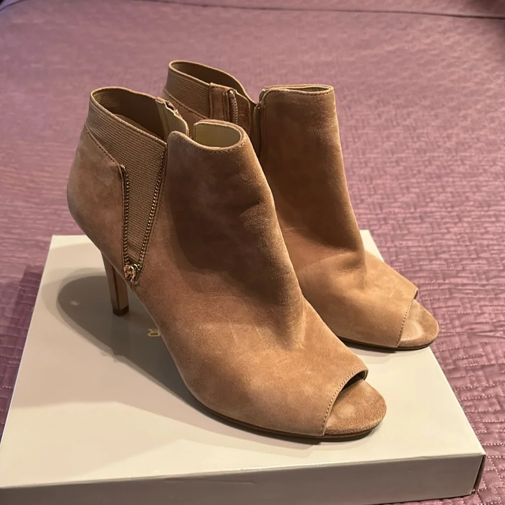 Peep toe booties - Picture 1 of 10